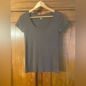 Gap Scoopneck Shirt Size S